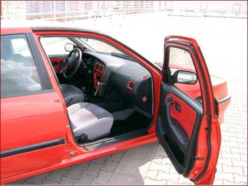 Nissan Primera (P10) 1.6 Invitation - Fahrzeugbild 4 von 4