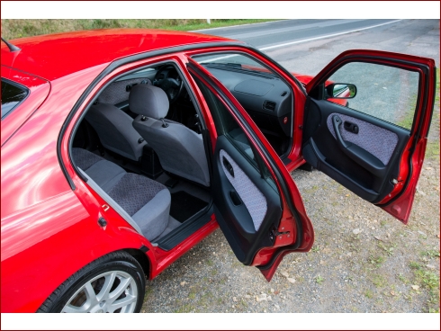 Nissan Primera (P10) 2.0 Invitation - Fahrzeugbild 5 von 9